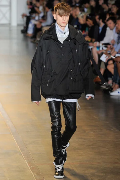 Look 28